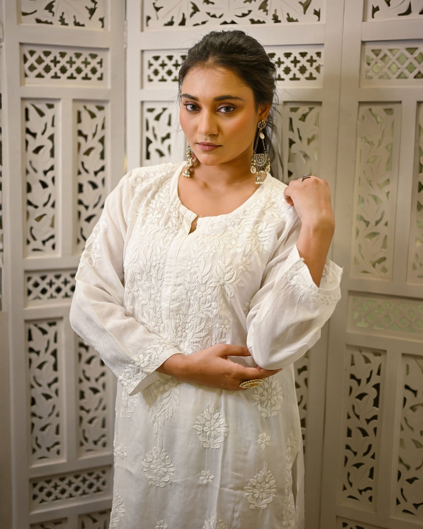 Safed Noor (Pure Grace) White Modal Kurta Pant Set with Ghaspatti Embroidery - Nooriyat